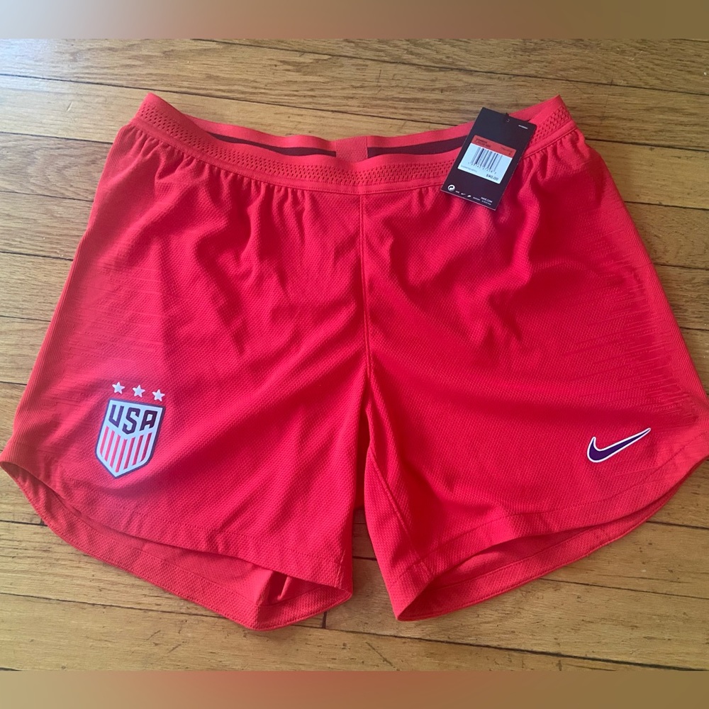 USWNT US Soccer Nike official shorts. Women’s large. New.